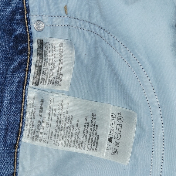 Levi's Skinny Capri Jeans - Picture 4 of 9